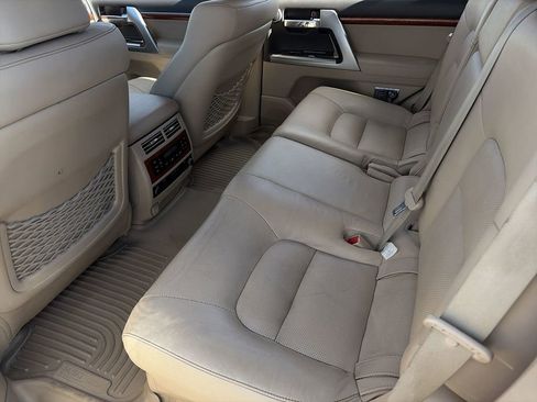 Used 2013 Toyota Land Cruiser image 26