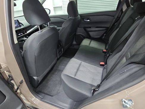 Used 2025 Nissan Rogue SV AWD/4WD image 28