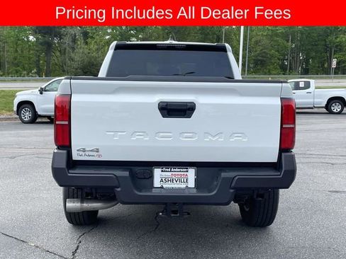 Used 2025 Toyota Tacoma SR AWD/4WD image 4