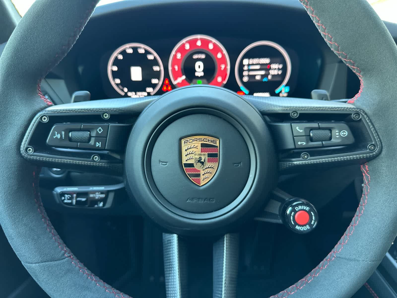 Certified 2025 Porsche 911 Carrera GTS RWD image 21