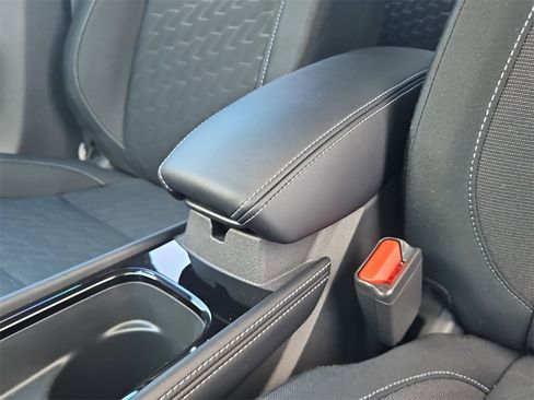 Used 2024 Nissan Kicks SV image 11