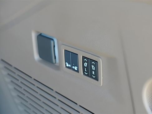 New 2026 GMC Yukon Denali w/ Sun & Power Step Package image 29