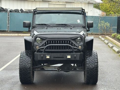 Used 2013 Jeep Wrangler Unlimited Sport image 9