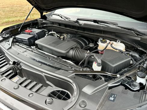 Certified 2025 Chevrolet Tahoe LT image 25