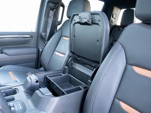 Used 2025 GMC Sierra 2500 AT4 w/ AT4 Premium Plus Package image 8