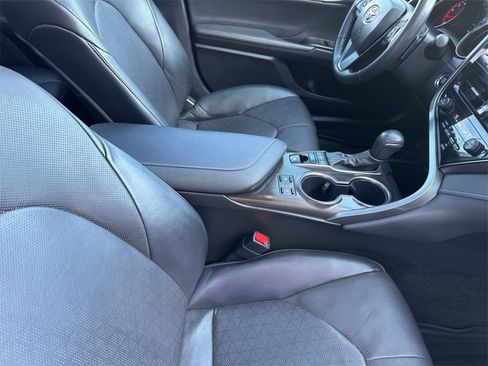 Used 2022 Toyota Camry XSE image 27