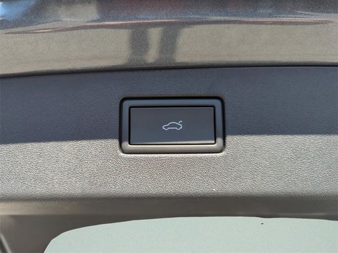 New 2026 Volkswagen Tiguan SE R-Line image 47