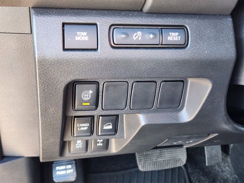 Used 2025 Nissan Frontier PRO-4X image 15