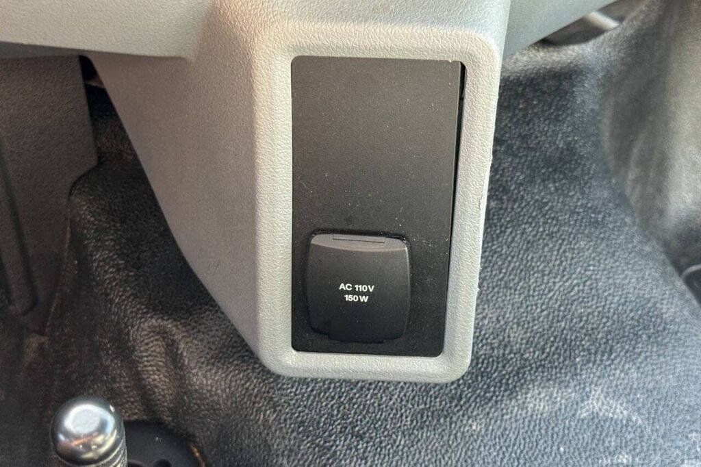 Used 2022 Ford F650 2WD Regular Cab Super Duty image 32