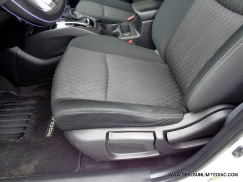 Used 2020 Nissan Rogue S w/ Special Edition Package image 8