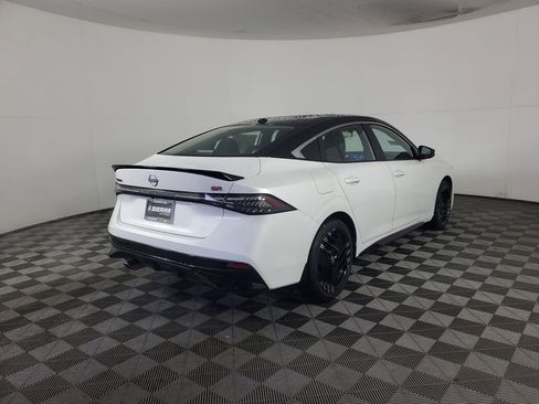 New 2026 Nissan Sentra SR w/ Floor Mat Package image 4