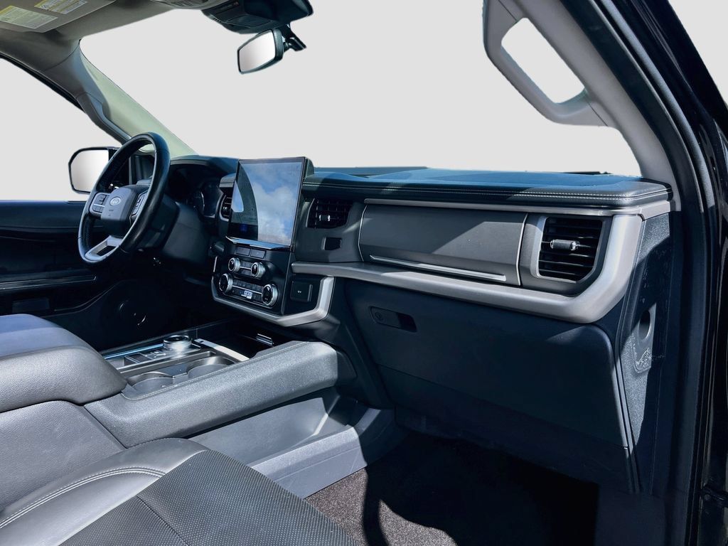 Used 2022 Ford Expedition XLT RWD image 31