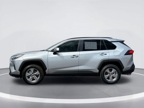 Used 2025 Toyota RAV4 XLE AWD/4WD image 3