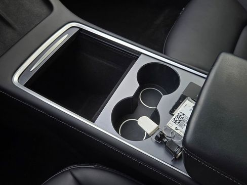 Used 2023 Tesla Model 3 Standard Range image 17