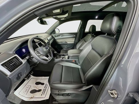 Used 2023 Volkswagen Atlas Cross Sport SEL R-Line AWD/4WD image 22