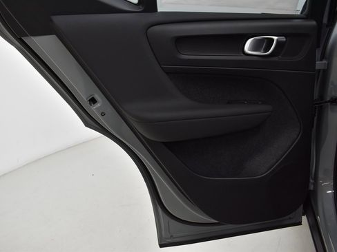 New 2025 Volvo XC40 B5 Plus w/ Climate Package image 27