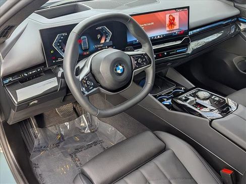 Certified 2026 BMW 530i xDrive image 10