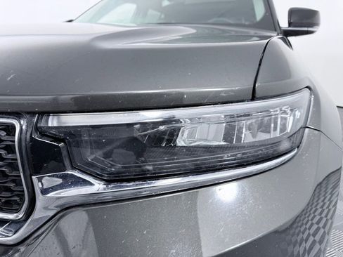 Used 2023 Jeep Grand Cherokee Limited image 28