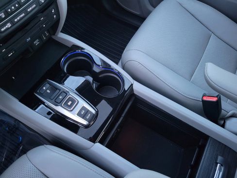 Used 2018 Honda Pilot Elite image 36