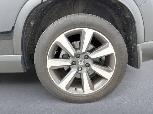 Used 2023 Honda Pilot Elite image 12