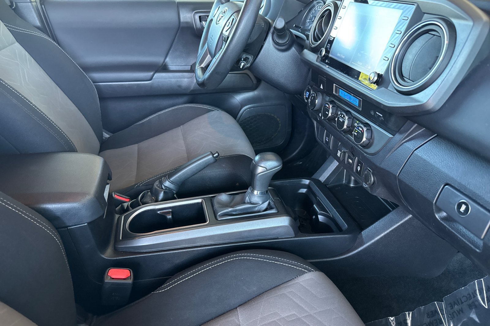 Certified 2023 Toyota Tacoma TRD Off-Road AWD/4WD image 19