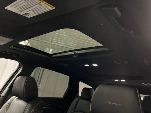 Used 2024 Buick Enclave Avenir w/ Avenir Technology Package image 23