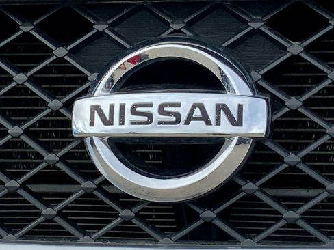 Used 2020 Nissan Frontier PRO-4X w/ Pro-4x Utility Package AWD/4WD image 17