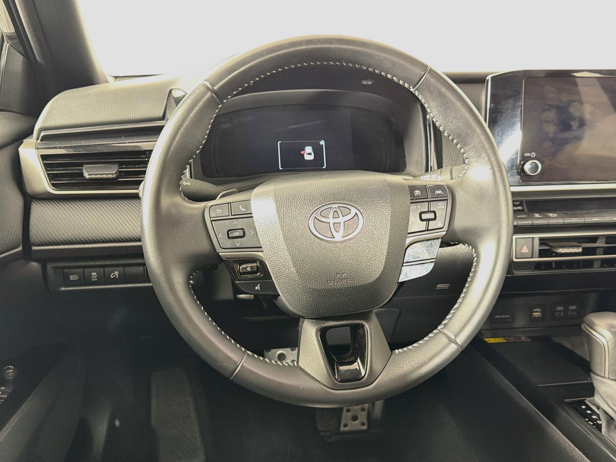 Used 2025 Toyota Camry SE FWD image 18