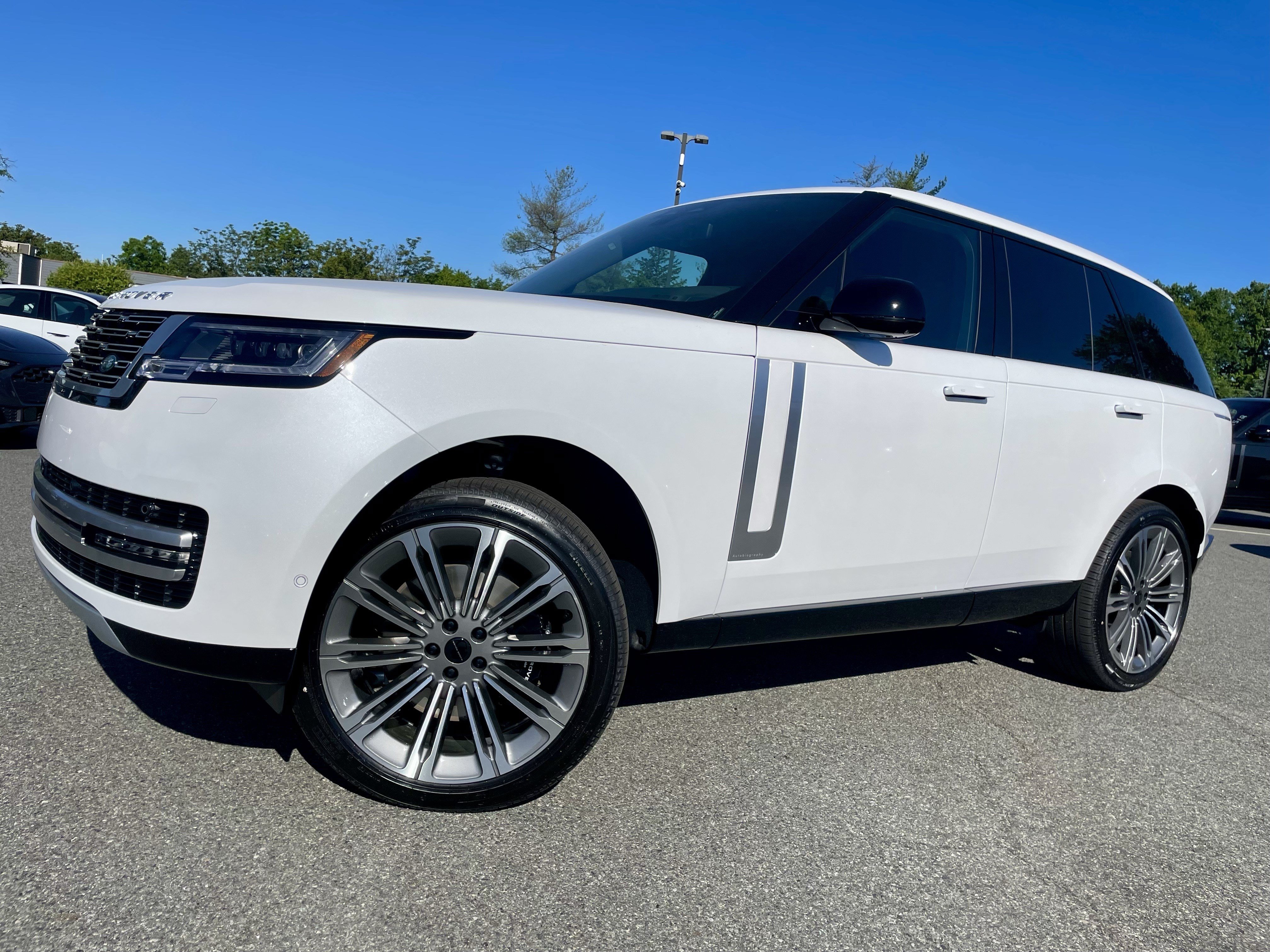 New 2026 Land Rover Range Rover Autobiography AWD/4WD image 36
