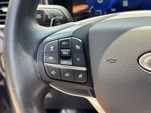 Used 2020 Ford Explorer Platinum w/ Premium Technology Package image 25