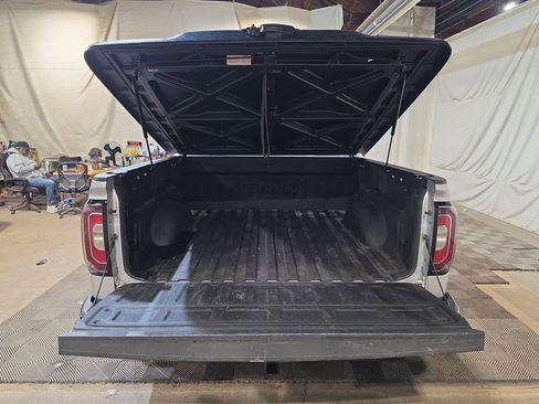 Used 2018 GMC Sierra 1500 SLT AWD/4WD image 20