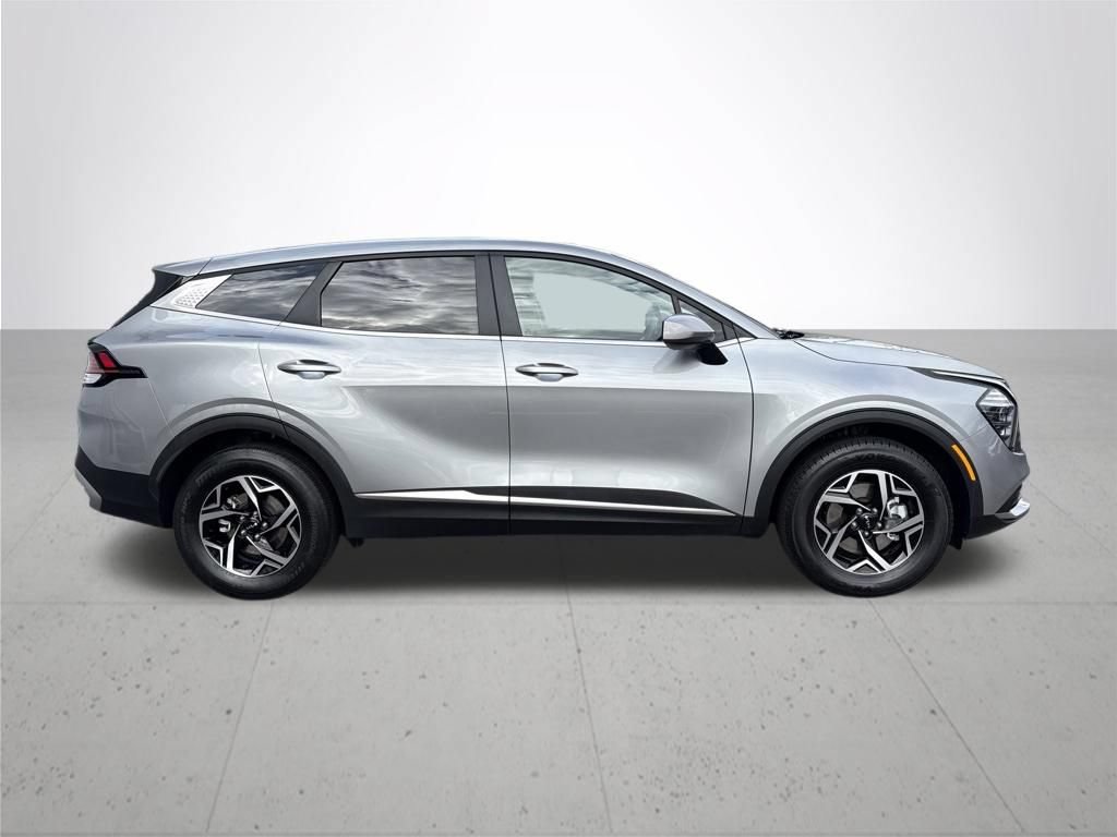 Used 2025 Kia Sportage LX AWD/4WD image 5