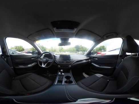 Used 2025 Nissan Altima 2.5 SV FWD image 42