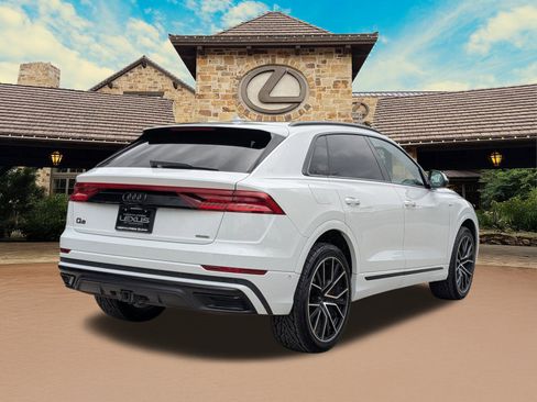 Used 2023 Audi Q8 Premium Plus w/ Premium Plus Package AWD/4WD image 2