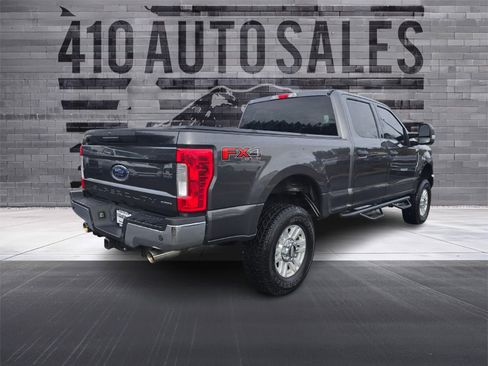 Used 2017 Ford F250 XLT w/ XLT Value Package image 3