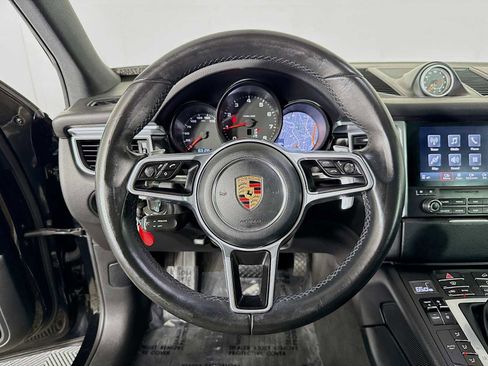 Used 2017 Porsche Macan image 11