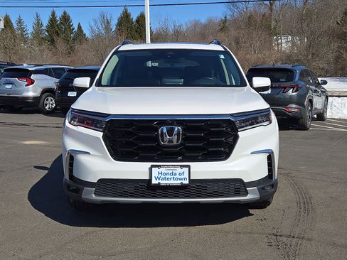 Certified 2025 Honda Pilot Elite image 2