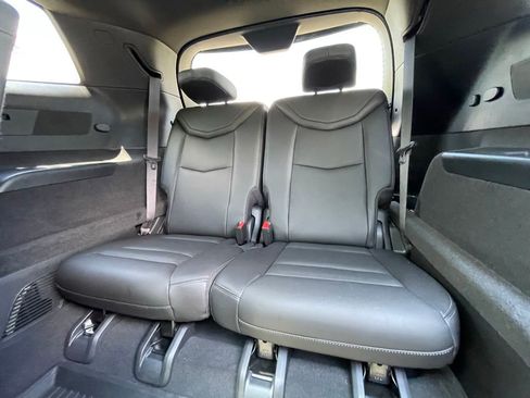 Certified 2024 Cadillac XT6 Premium Luxury w/ LPO, Floor Liner Package AWD/4WD image 24