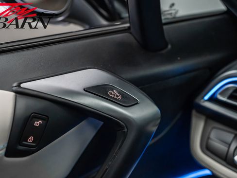 Used 2015 BMW i8 image 21