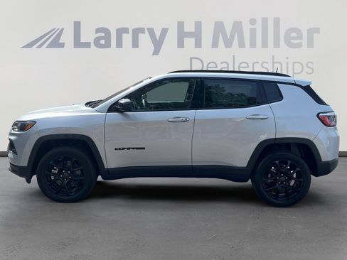 New 2026 Jeep Compass Latitude image 2