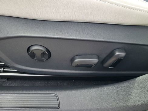 New 2026 Volkswagen Jetta SE FWD image 17