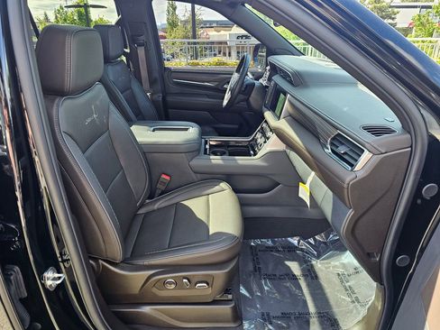 Used 2024 GMC Yukon Denali w/ Max Trailering Package AWD/4WD image 12
