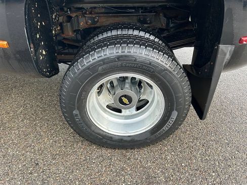 Used 2019 Chevrolet Silverado 3500 High Country w/ Duramax Plus Package AWD/4WD image 9