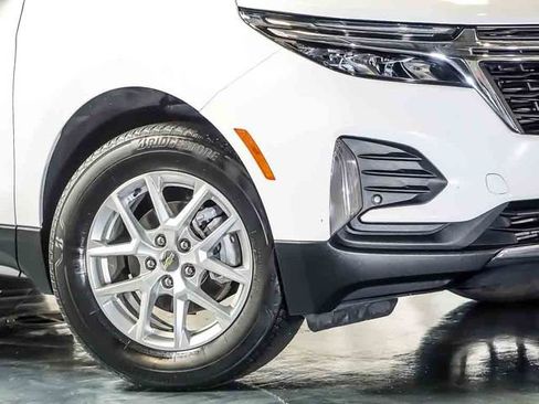 Used 2024 Chevrolet Equinox LT AWD/4WD image 4