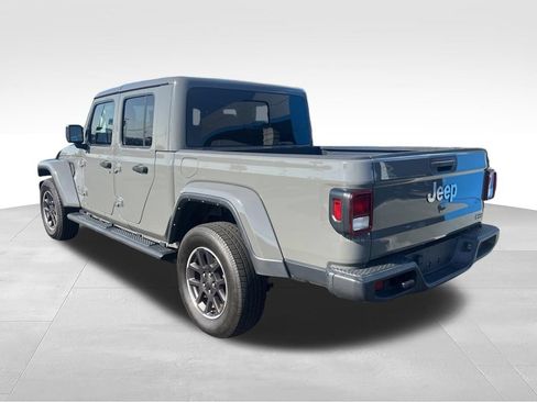 Used 2023 Jeep Gladiator Overland AWD/4WD image 6