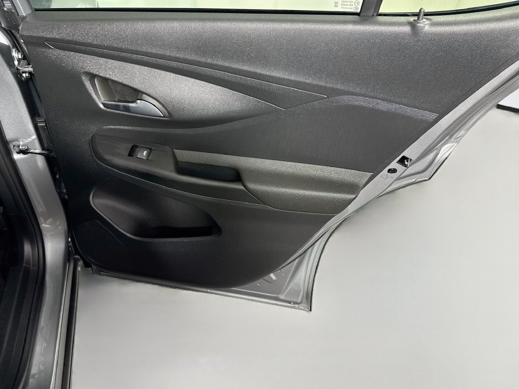 Used 2025 Buick Envista Preferred FWD image 27
