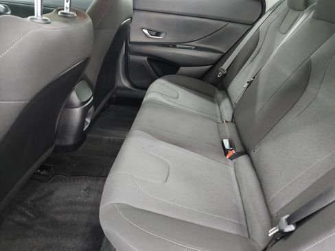 Used 2024 Hyundai Elantra SE image 34