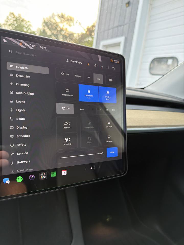 Used 2021 Tesla Model Y Long Range AWD/4WD image 18