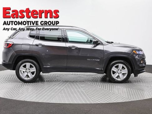 Used 2022 Jeep Compass Latitude AWD/4WD image 4