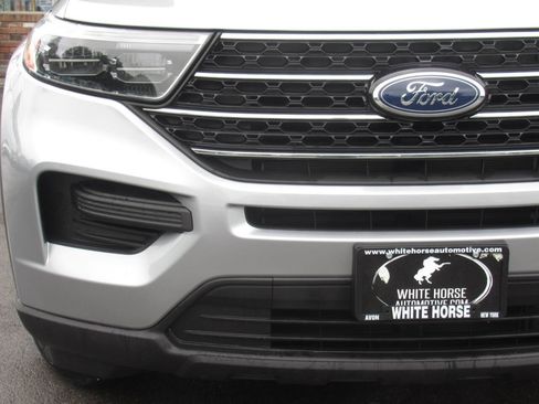 Used 2020 Ford Explorer XLT w/ Comfort Package AWD/4WD image 3